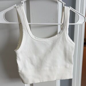 Chic White Ribbed Crop Top/sports bra